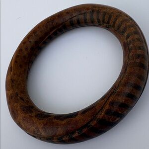 Vintage animal print wooden bangle bracelet Mexican Native American Hand Made